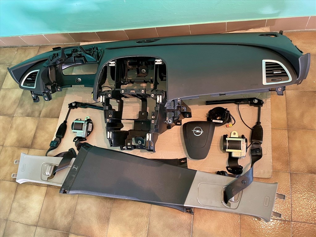 Opel Astra J LÉGZSÁK SZETT  13301067 Légzsák garnitúra 1. kép