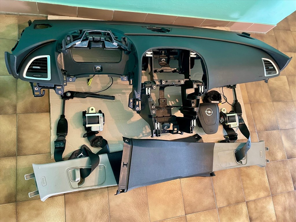 Opel Astra J LÉGZSÁK SZETT  13301067 Légzsák garnitúra 2. kép