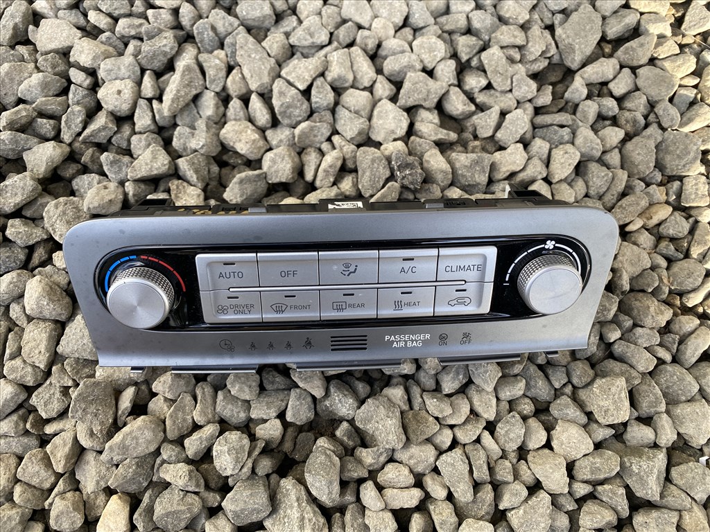 Hyundai Kona (OS) digitális klímavezérlő panel  1. kép