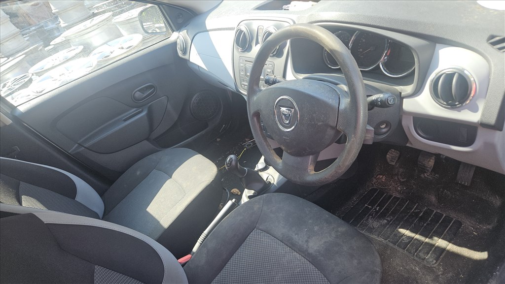 Dacia Sandero II bontott alkatrészei 3. kép