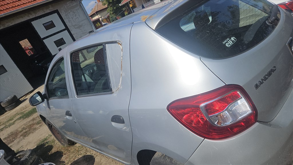 Dacia Sandero II bontott alkatrészei 5. kép