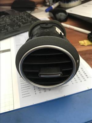 Audi A3 (8P) légbefúvó  8p0820901d