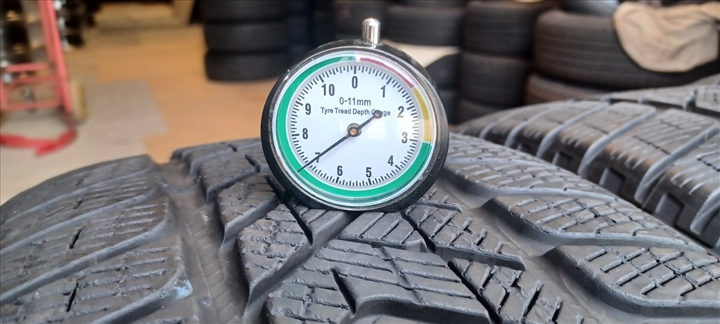 Defekttűrő Pirelli Scorpion MOE 235/55 R19 téli gumik 4db 5. kép