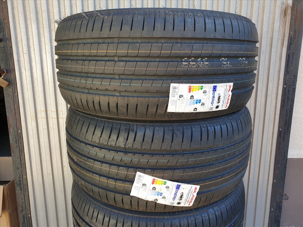  275/40 20 Lassa Competus H/P 2 2. kép