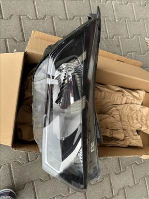 Hyundai i20 (BC3/BI3) JOBB ELSŐ FÉNYSZÓRÓ 92102q0050