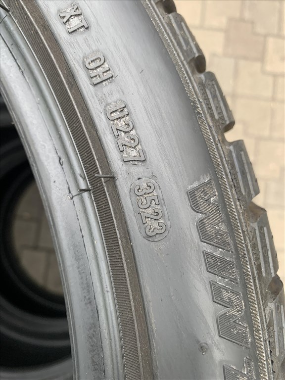 275/3521" újszerű Pirelli téli gumi 315/3021  2. kép