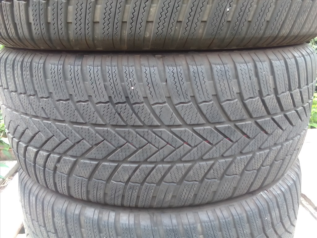  255/50R19 Bridgestone Blizzak LM005 téli gumi garnitúra  3. kép