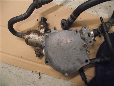 Audi A4 B8 2.0 TFSI benzinpumpa vákumpumpa 06j145100