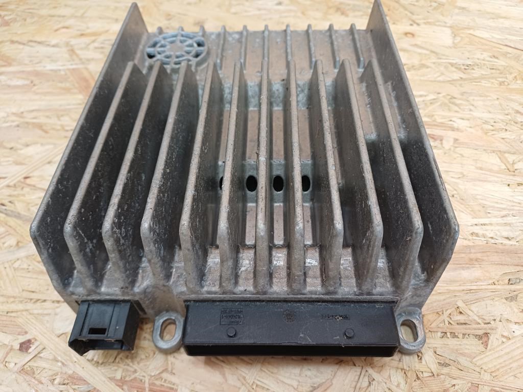 Mercedes E Class W212 (2009-2016) Erősítő  2. kép