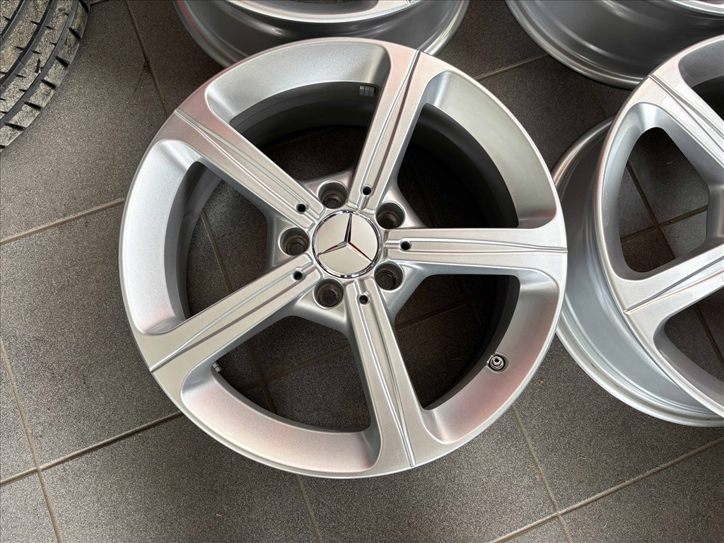 Mercedes W177 C118 17" 5x112 gyári alufelni eladó 17 coll A B CLA 1. kép