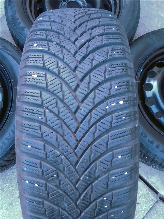  5x108 lyukosztású gyári Ford újszerű lemezfelni, rajta 205/60R16 Firestone téli gumi  4. kép