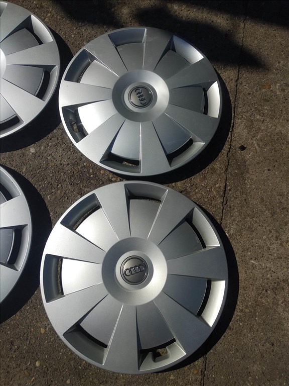 16-os Gyári Audi dísztárcsa 20000ft a 4db/1/ 1. kép
