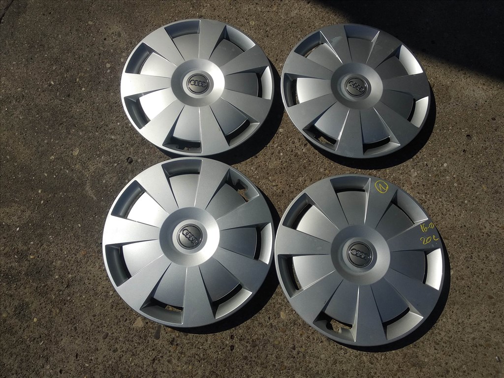 16-os Gyári Audi dísztárcsa 20000ft a 4db/1/ 3. kép