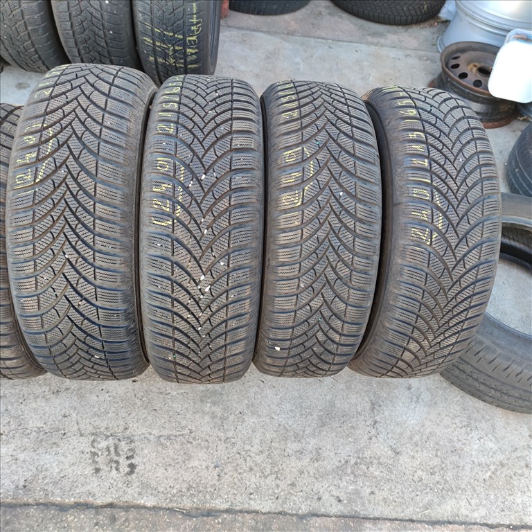  215/65 R16 Semperit téli gumi 99000ft a 4db/240/ 5. kép