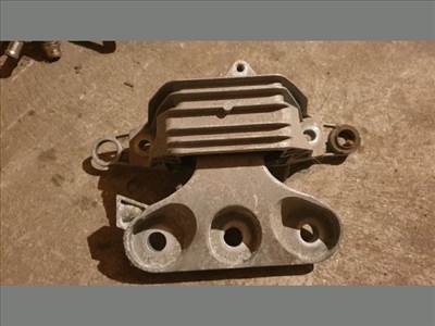 Opel Insignia B Motortartó bak B15xfl  84034329