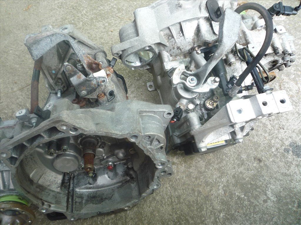 Volkswagen Caddy II, Skoda  Seat Audi  AGR 90le motor 2. kép