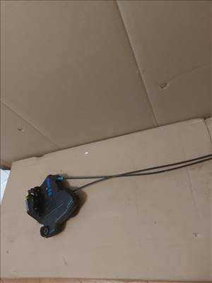 Toyota Auris (E150) Bal első ajtózár 1785