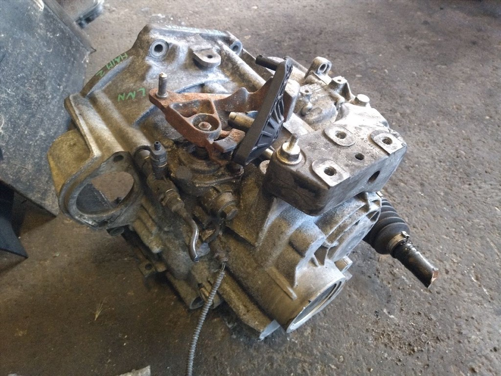 Skoda Yeti 2.0 TDI 4x4 LNN kódú sebességváltó (6 seb.) 3. kép