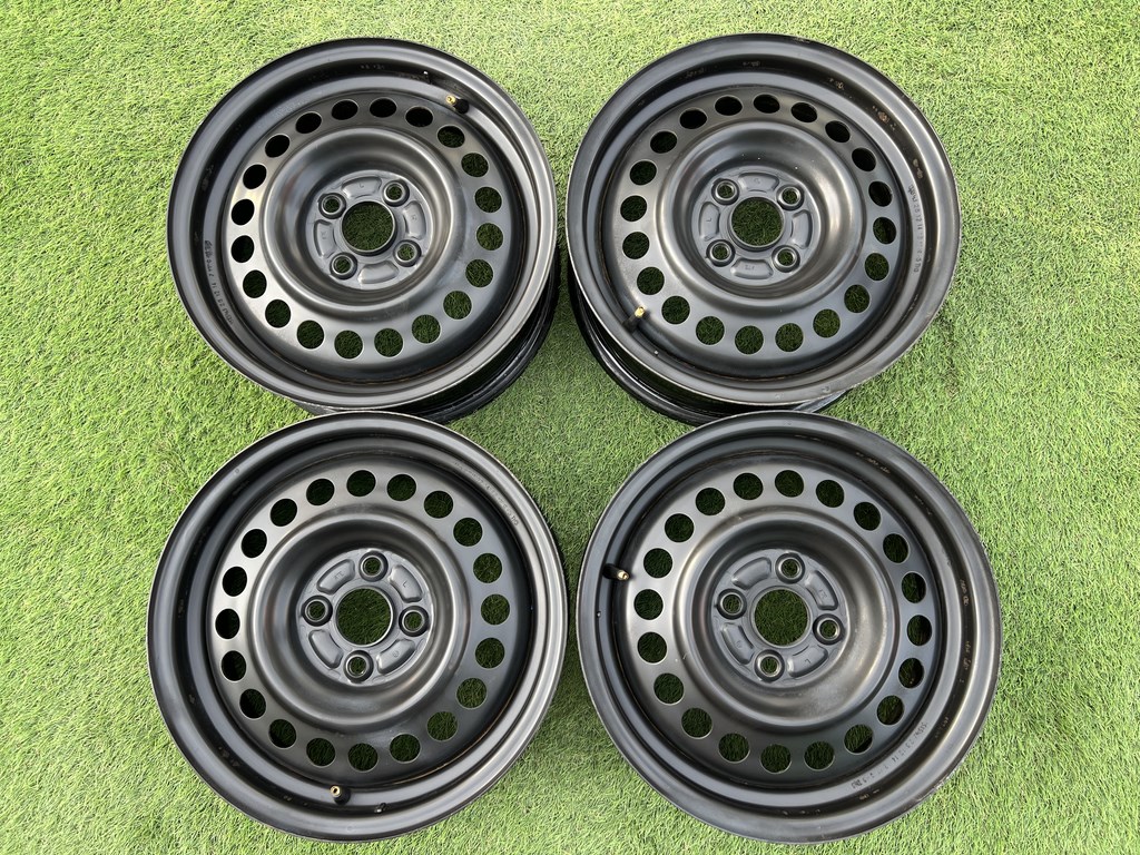 4x100 15" Toyota gyári lemezfelni 5,5Jx15h2 ET45 1. kép
