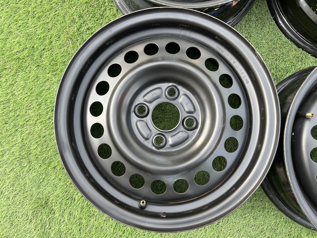 4x100 15" Toyota gyári lemezfelni 5,5Jx15h2 ET45 2. kép