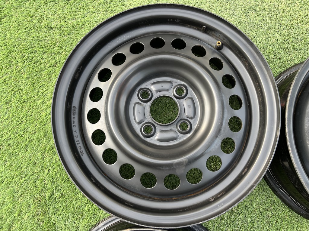 4x100 15" Toyota gyári lemezfelni 5,5Jx15h2 ET45 5. kép