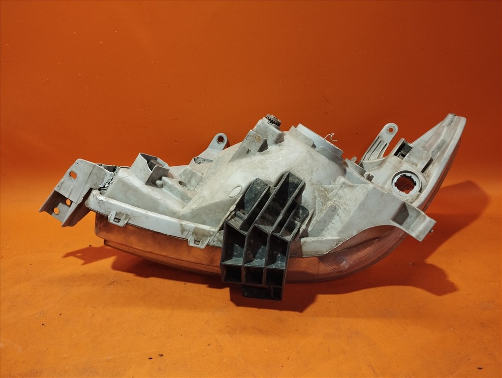 Toyota Hilux jobb halogén lámpa (S4.20.930R)a 4. kép