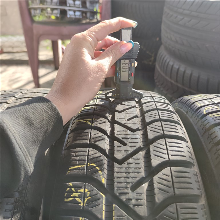 175/65 R15 Pirelli téli gumi 40000ft a 4db/278/ 2. kép