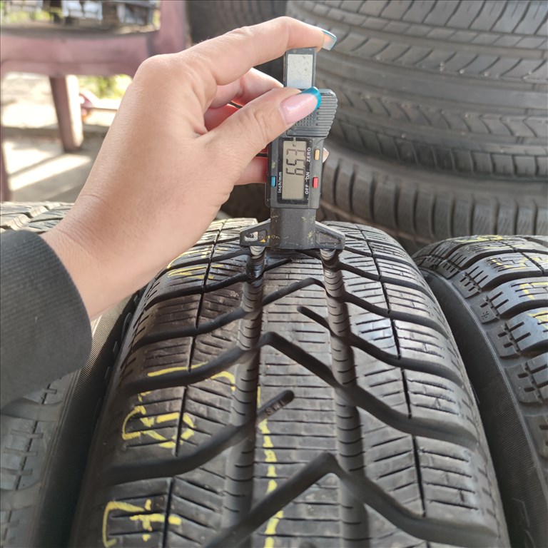 175/65 R15 Pirelli téli gumi 40000ft a 4db/278/ 3. kép