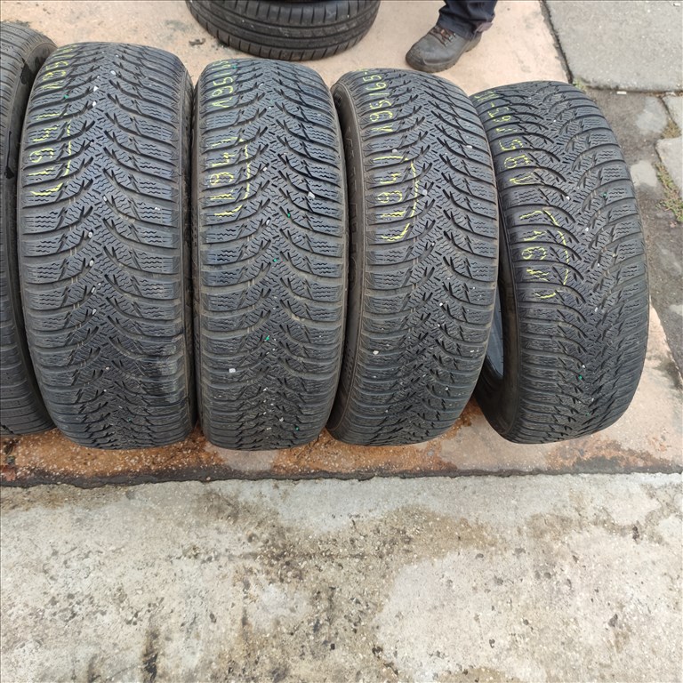  195/65 R15 Kumho téli gumi 60000ft a 4db/194/ 5. kép