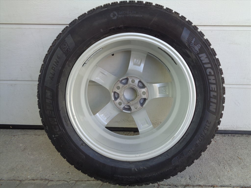 RC-D alufelni 16, 5×112-es osztó, Michelin 215/60-as újszerű téli gumival eladó. 3. kép