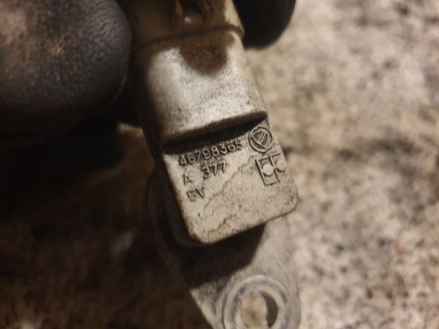 Opel Astra H 1.3 CDTI Vezérműtengely fordulatszám jeladó Z13dth  46798365 3. kép