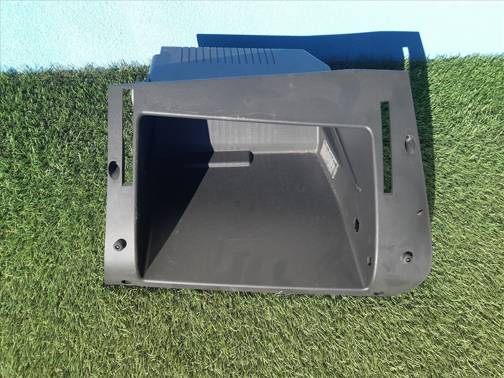 Bontásra: Opel Astra H Enjoy 1.6 benzin, kesztyűtartó betét 132001246 w0l0ahl4858011047 1. kép