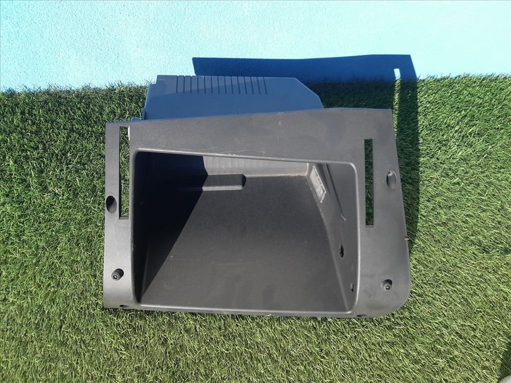 Bontásra: Opel Astra H Enjoy 1.6 benzin, kesztyűtartó betét 132001246 w0l0ahl4858011047 4. kép