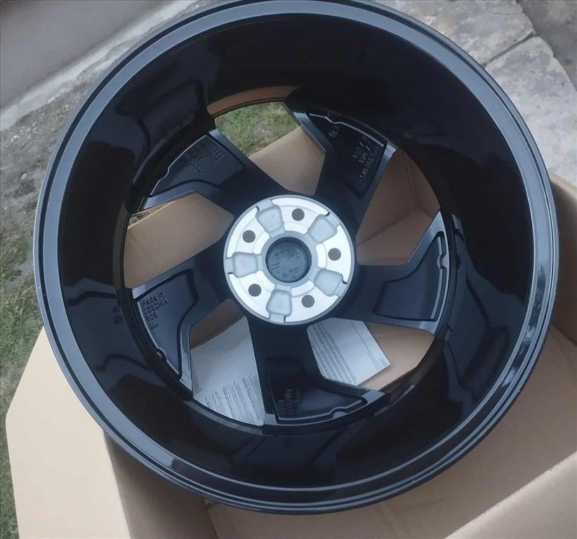 ÚJ 5x112 18 Skoda Trisuli Superb gyári alufelni r18 " VW Seat Cupra Audi 6. kép