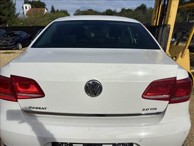 Volkswagen Passat B7 csomagtérajtó 