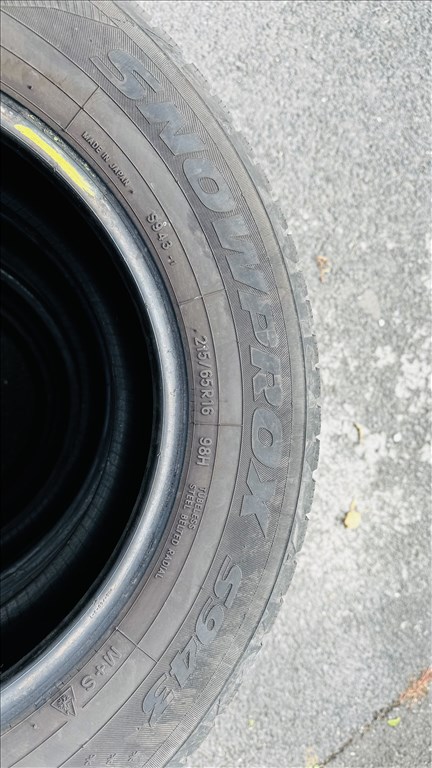  215/6516" használt Toyo Tires téli gumi gumi 2. kép