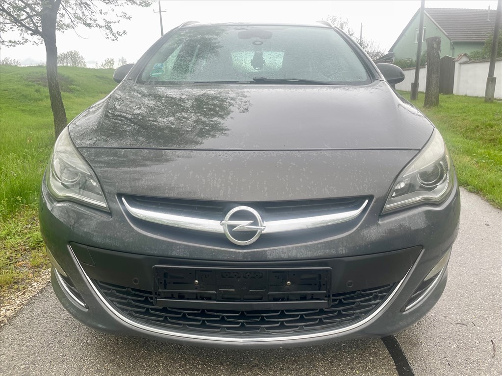 Opel Astra J 1.7 CDTi Bontott Alkatrészei Sports Tourer 1. kép