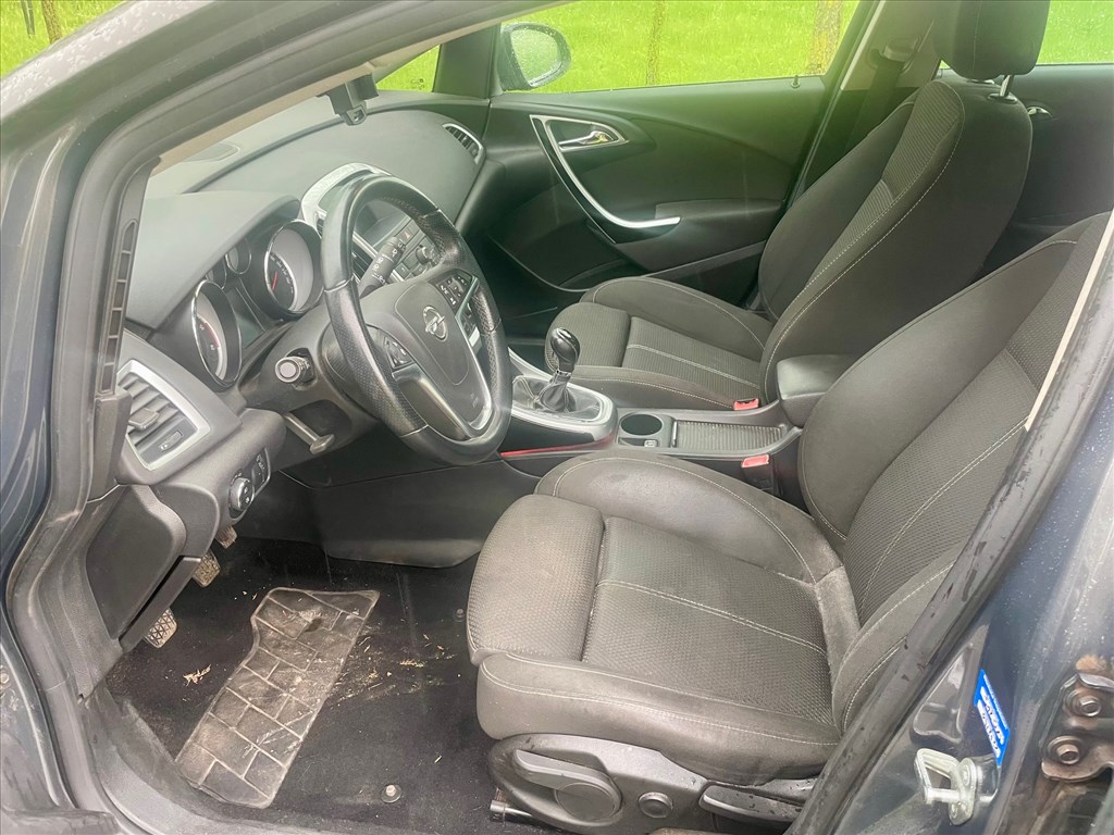 Opel Astra J 1.7 CDTi Bontott Alkatrészei Sports Tourer 4. kép