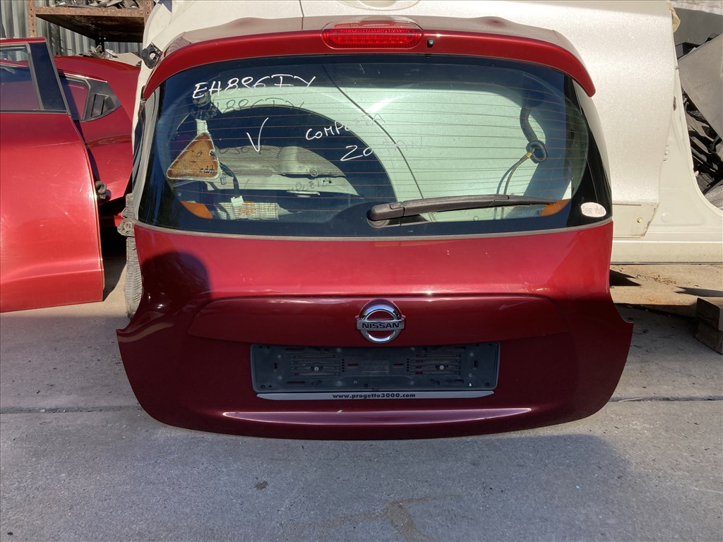 Nissan Juke I Juke csomagtér ajtó végajtó  1. kép
