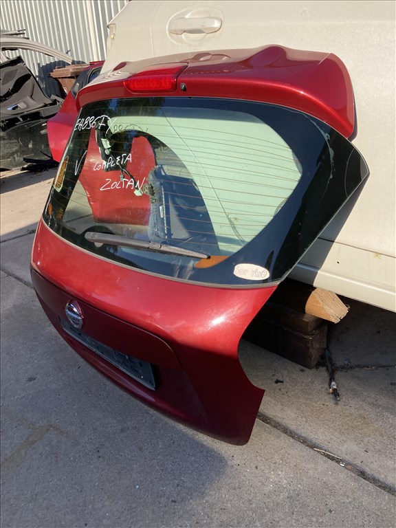 Nissan Juke I Juke csomagtér ajtó végajtó  3. kép