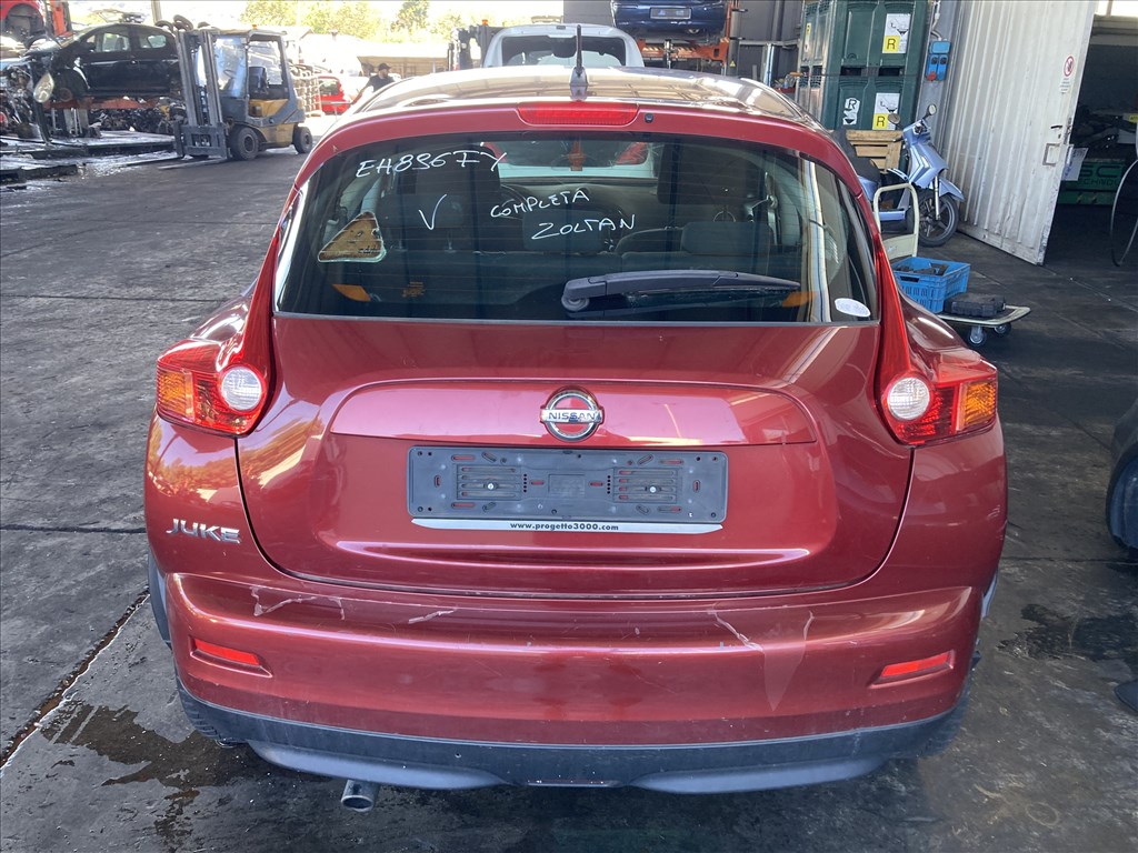 Nissan Juke I Juke csomagtér ajtó végajtó  4. kép