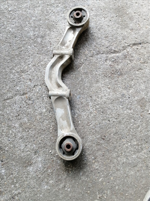 Mitsubishi Pajero III Differenciálmű tartó kar mr554075 1. kép