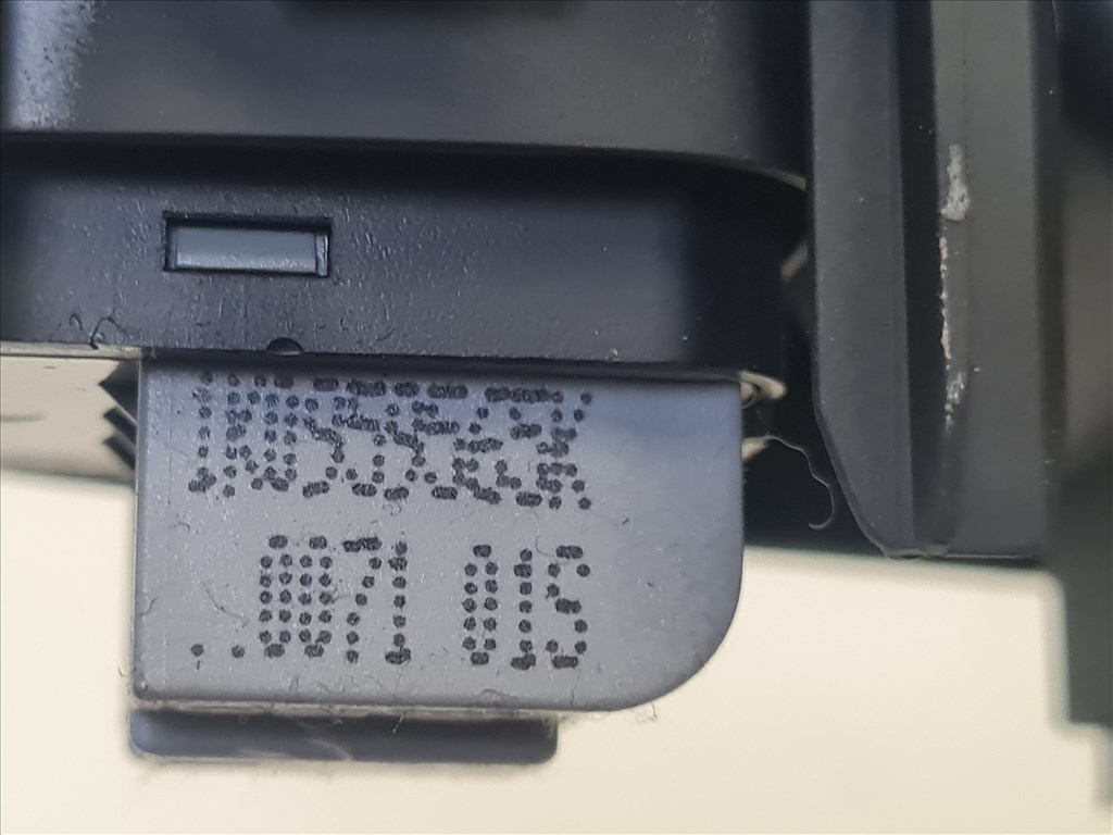 Golf VI kombi bal első ajtóbehúzó ablakemelő és tükör kapcsolóval (23871, 23872, 23873) 1K4959857B 1k4868049c 1k0959565k 8. kép