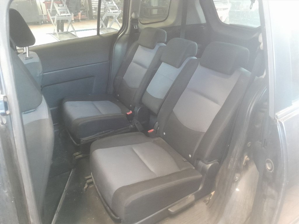 MAZDA 5 (CR19) 2.0 CD - Bontódik! 12. kép
