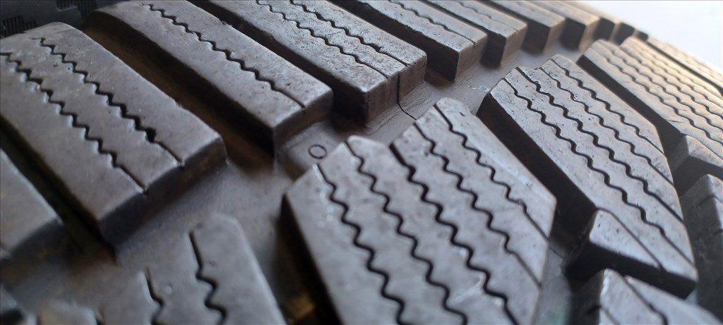 Defekttűrő Continental Wintercontact 245/35 R19 téli gumik 4db 2. kép