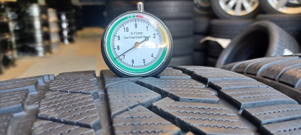 Defekttűrő Continental Wintercontact 245/35 R19 téli gumik 4db 3. kép