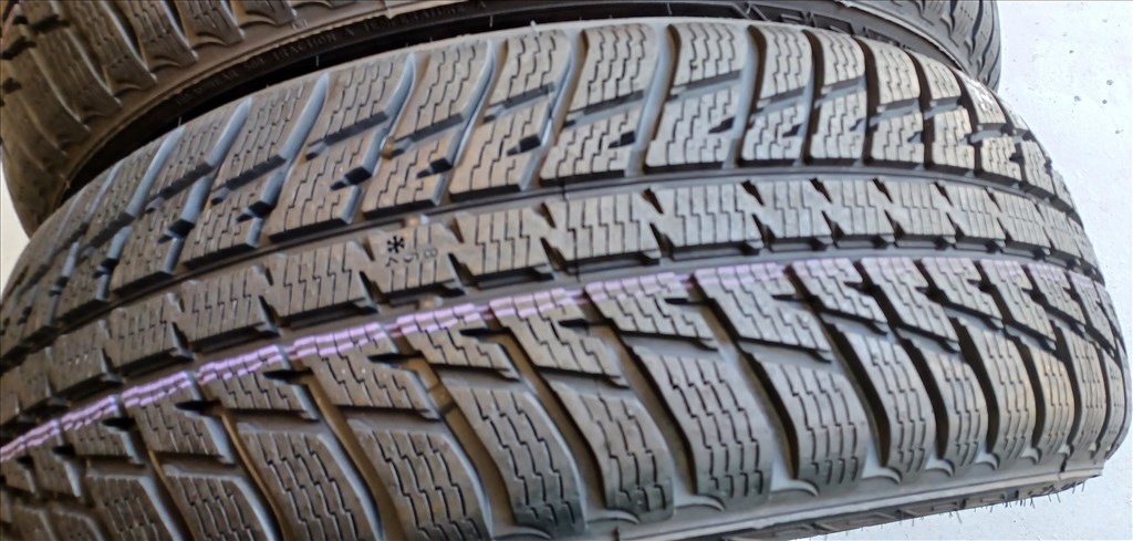 Új! Nokian WR SUV3 235/60 R18 téli gumik 2db 1. kép