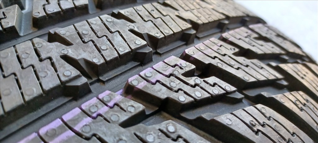 Új! Nokian WR SUV3 235/60 R18 téli gumik 2db 2. kép