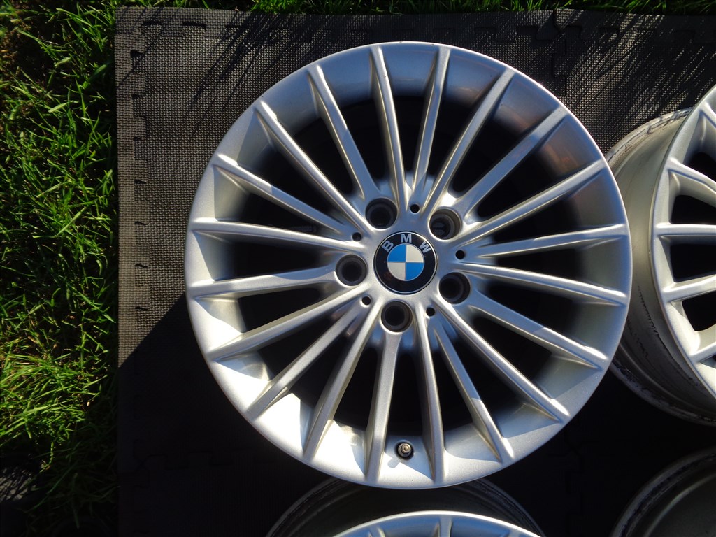 BMW gyári alufelni 17-es, 5×120-as osztó szenzorral szép állapotban eladó.  2. kép