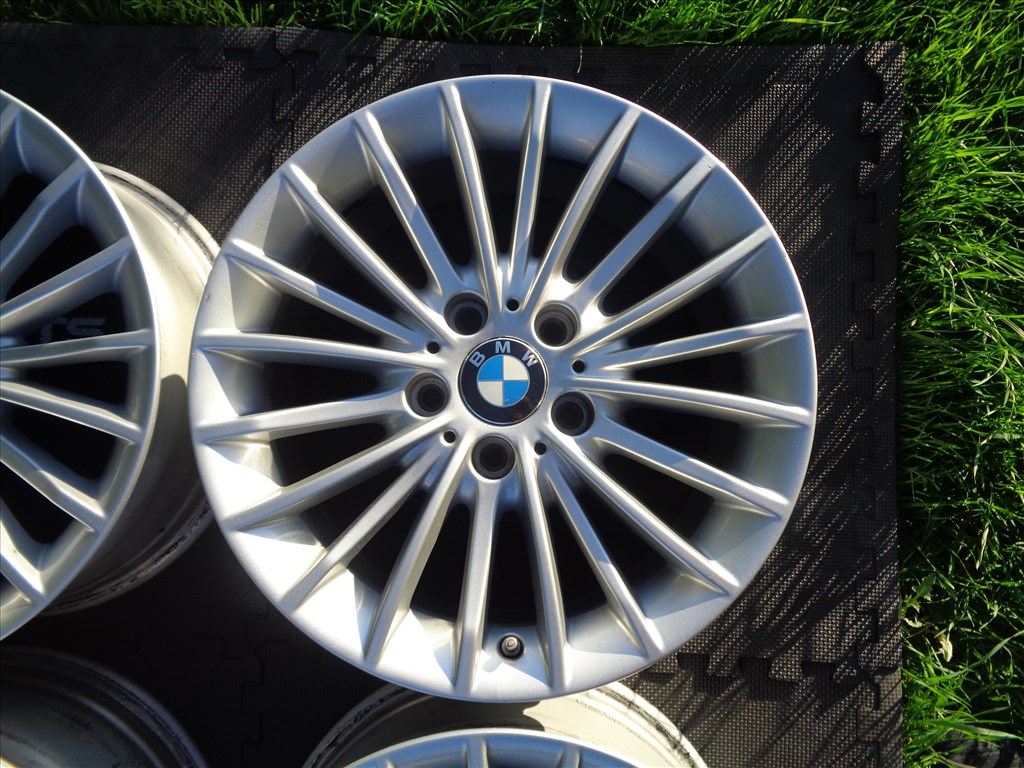 BMW gyári alufelni 17-es, 5×120-as osztó szenzorral szép állapotban eladó.  4. kép